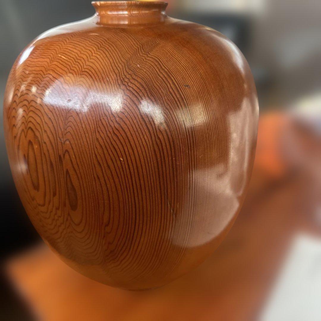 屋久杉 ？木製つぼ型中型 艶あり 木目調 丸花瓶 一輪挿し 花器 インテリア