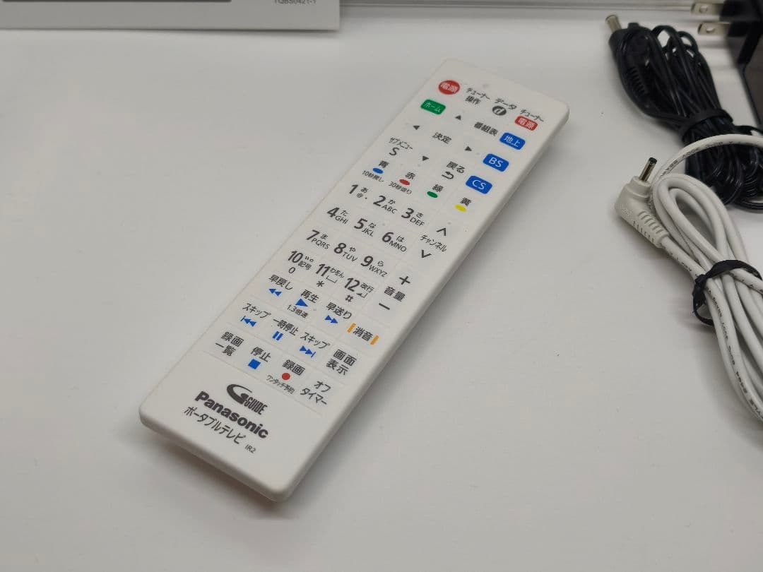【極美品 2025年製】Panasonicポータブルテレビ UN-10E11-W