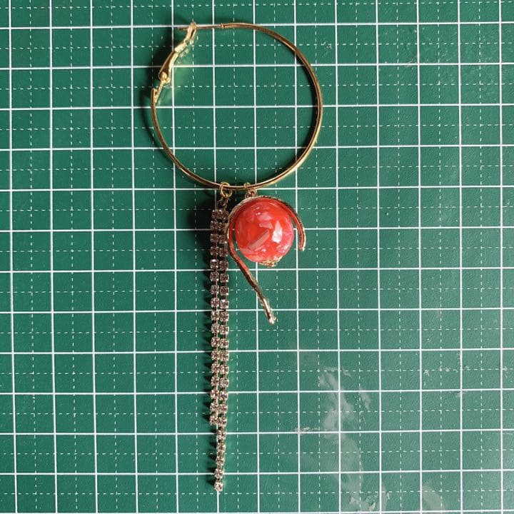 SOLD❗️  キラキラチェーンとシェルビーズの4wayフープピアス　レッド