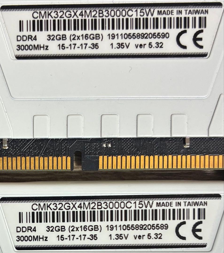 【中古】DDR4-3000 32GB(16GB×2枚) CORSAIR