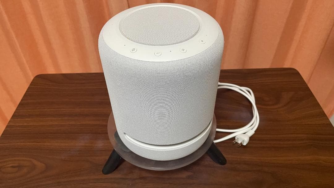 Echo Studio（白）　　スタンド＋AUXケーブル付き