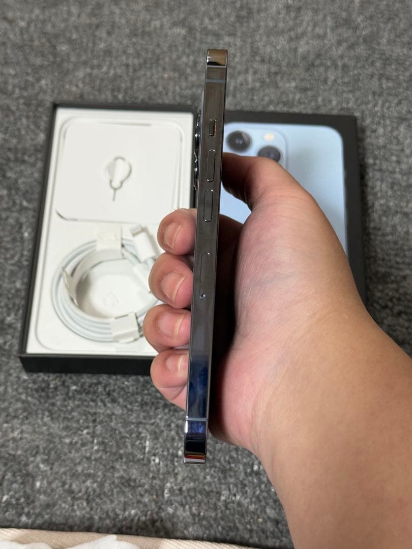 【美品】iPhone13pro 256GB SIMフリー 香港版
