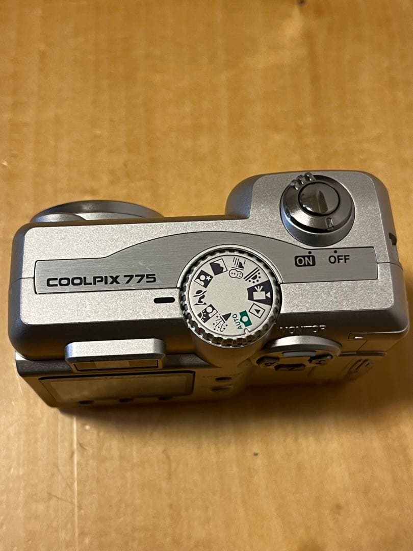 Canon G10 & Nikon Coolpix 775 Me:siaセット