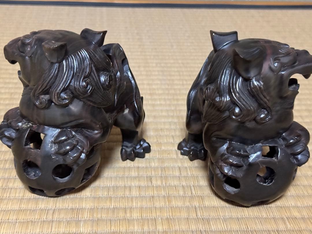 母のお茶道具の仲間たち 透かし彫り 沖縄シーサー 玉乗り唐獅子像木彫刻 2対