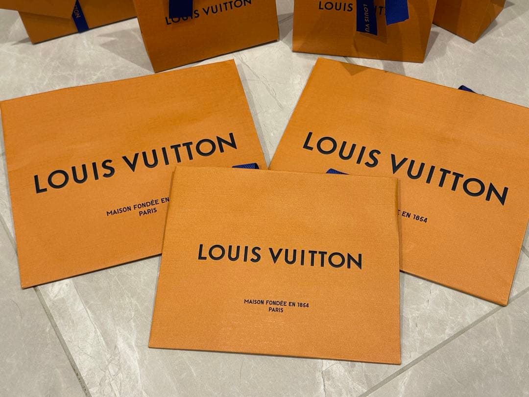 LOUIS VUITTON ショッパー、箱