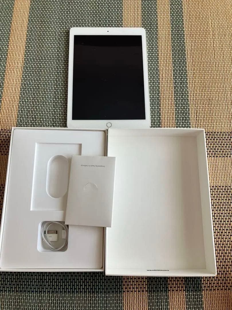 iPad Air 2 Wi-Fiモデル 128GB シルバー A1566