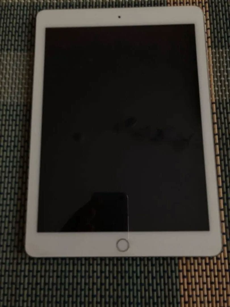 iPad Air 2 Wi-Fiモデル 128GB シルバー A1566