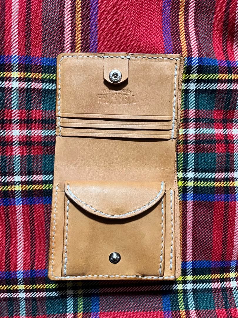 コンパクトウォレット レザー　フラワー　スタッズ