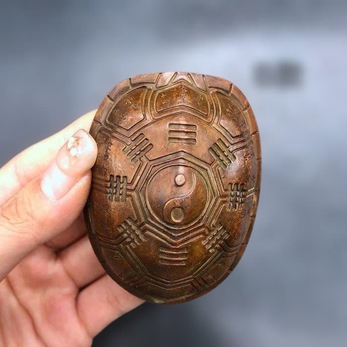 古銅風 亀甲 富甲天下 手把件 小置物 開運 縁起物 銅銭付 工芸品 B