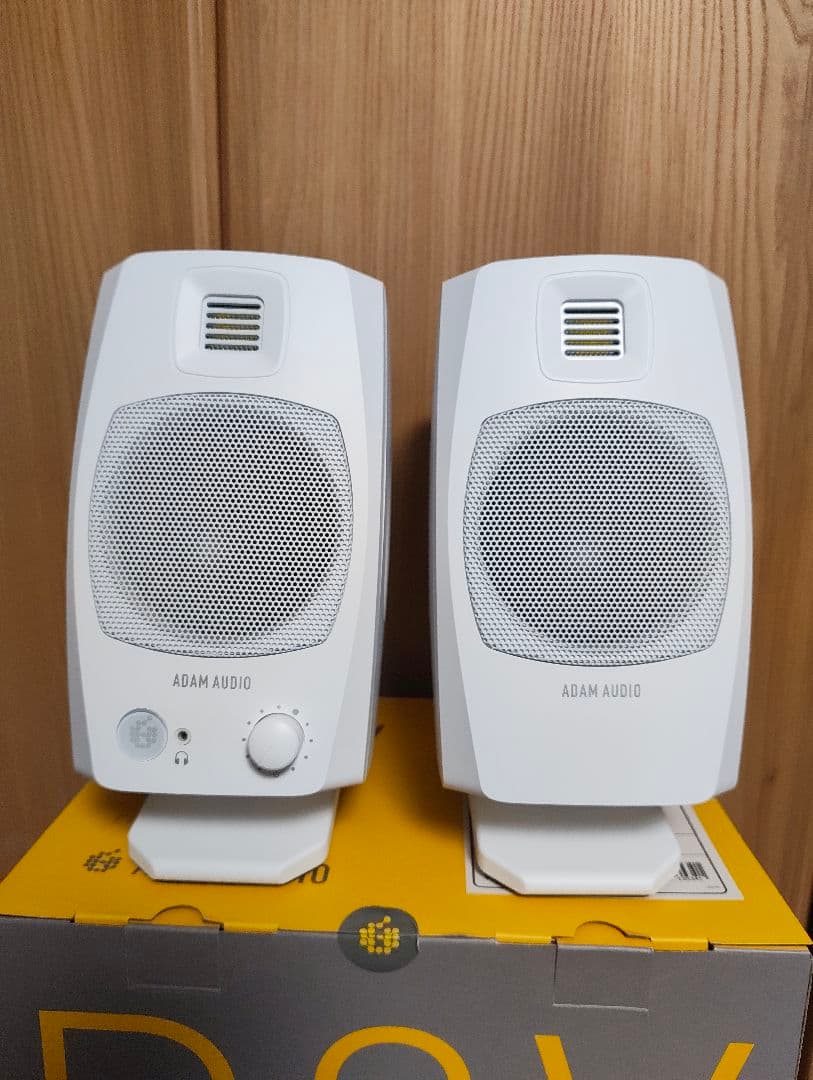 新品同様！Adam Audio D3V