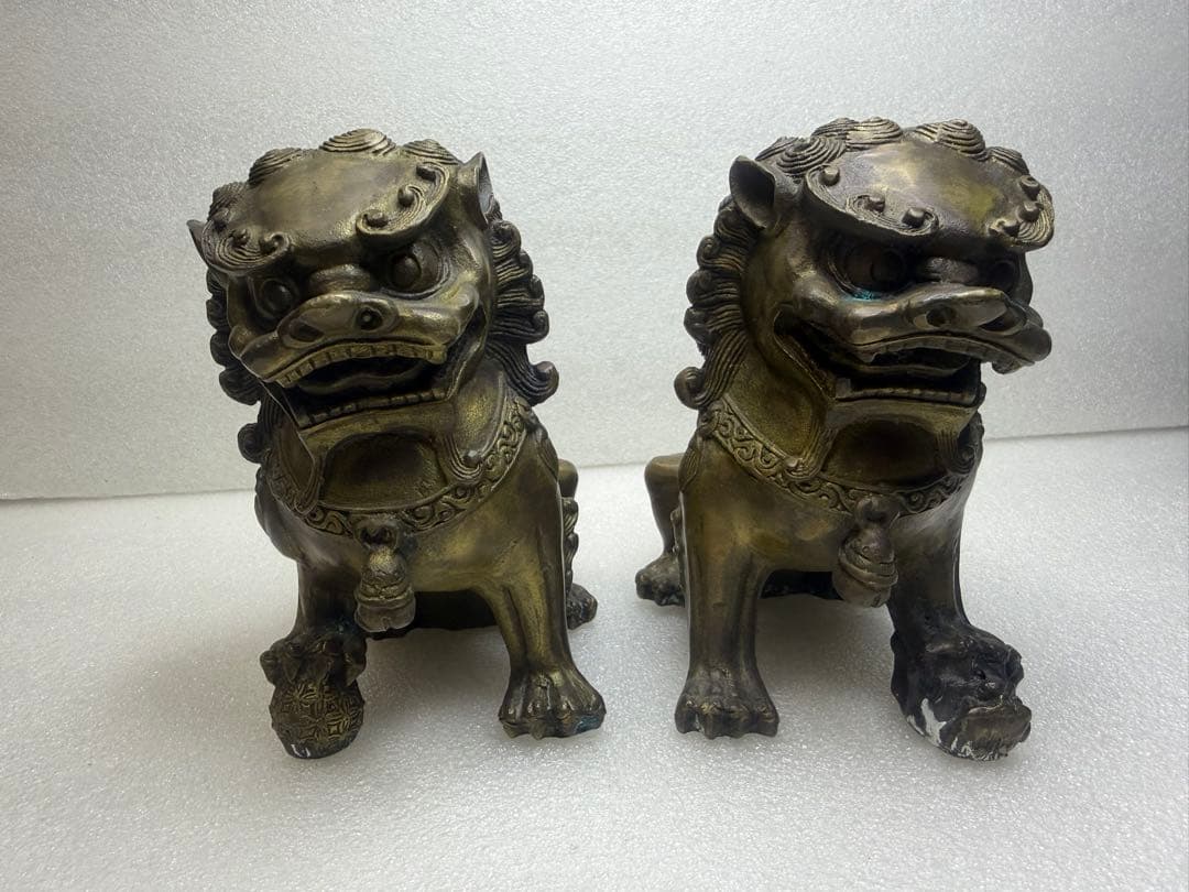 金属製 獅子像 対の像