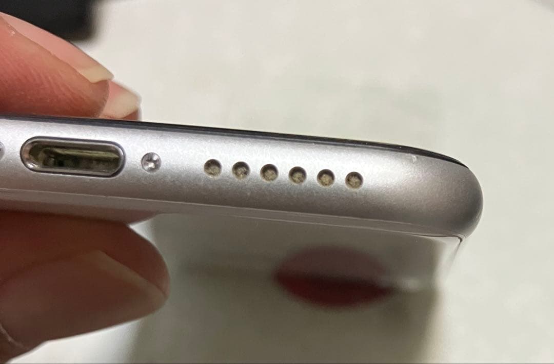 256GB iPhone SE（第2世代） （付属品完備）（残債無）