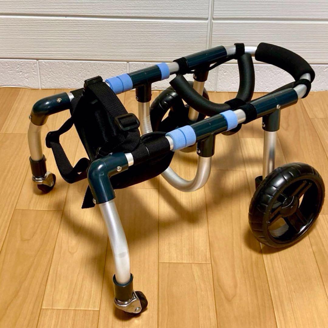 めいびすページ■小型犬用4輪　犬の車椅子　犬の歩行器