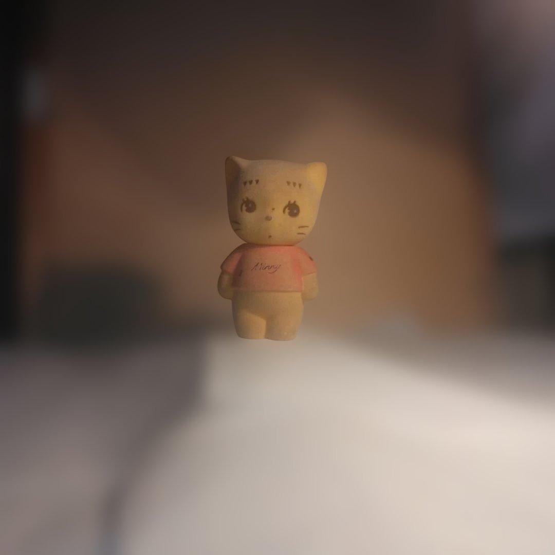 Minny 猫型フィギュア　貯金箱
