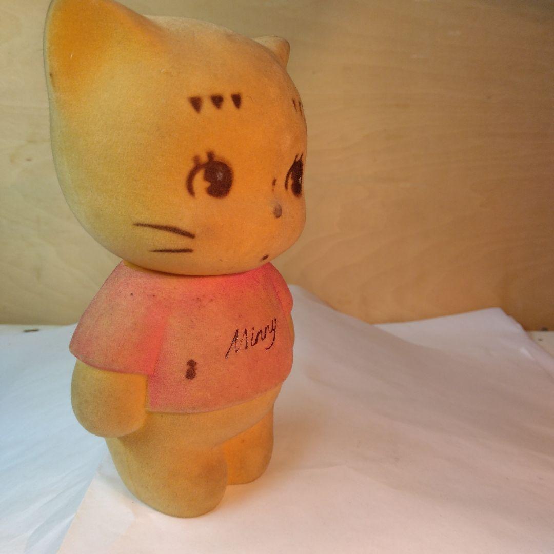 Minny 猫型フィギュア　貯金箱