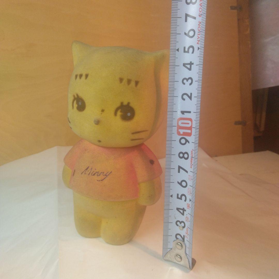 Minny 猫型フィギュア　貯金箱
