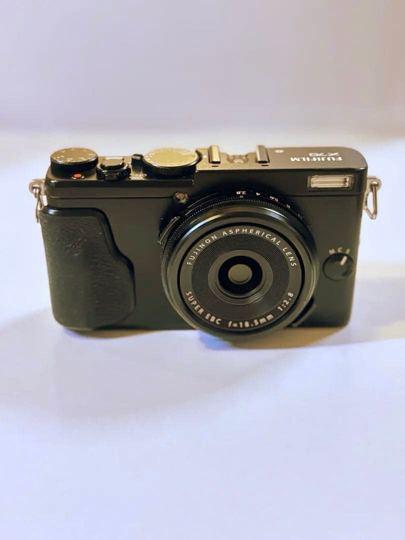 Fujifilm X70 コンパクトデジタルカメラ ブラック