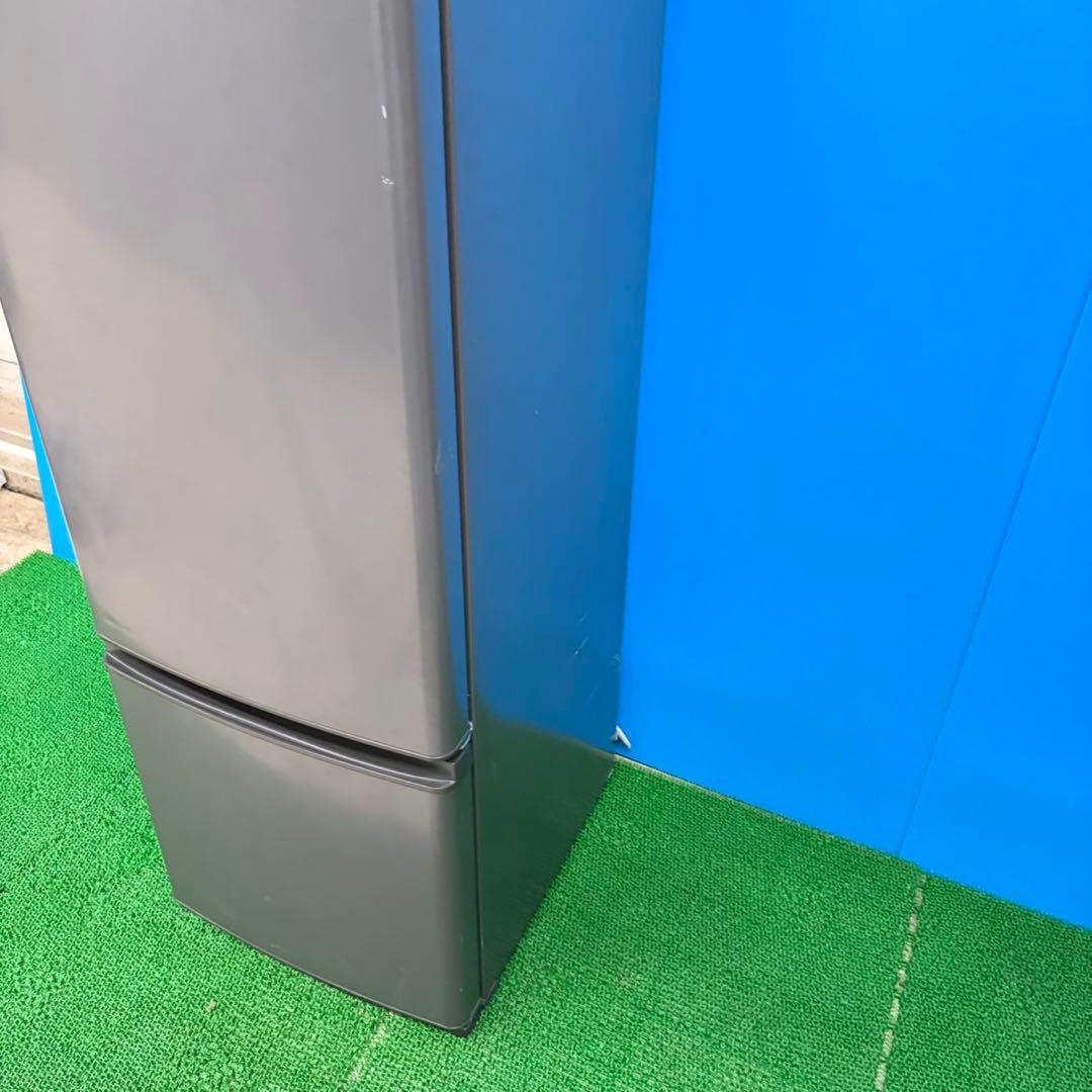 869 三菱　2021年製　冷蔵庫　小型　一人暮らし　200L弱 極美品　大きめ