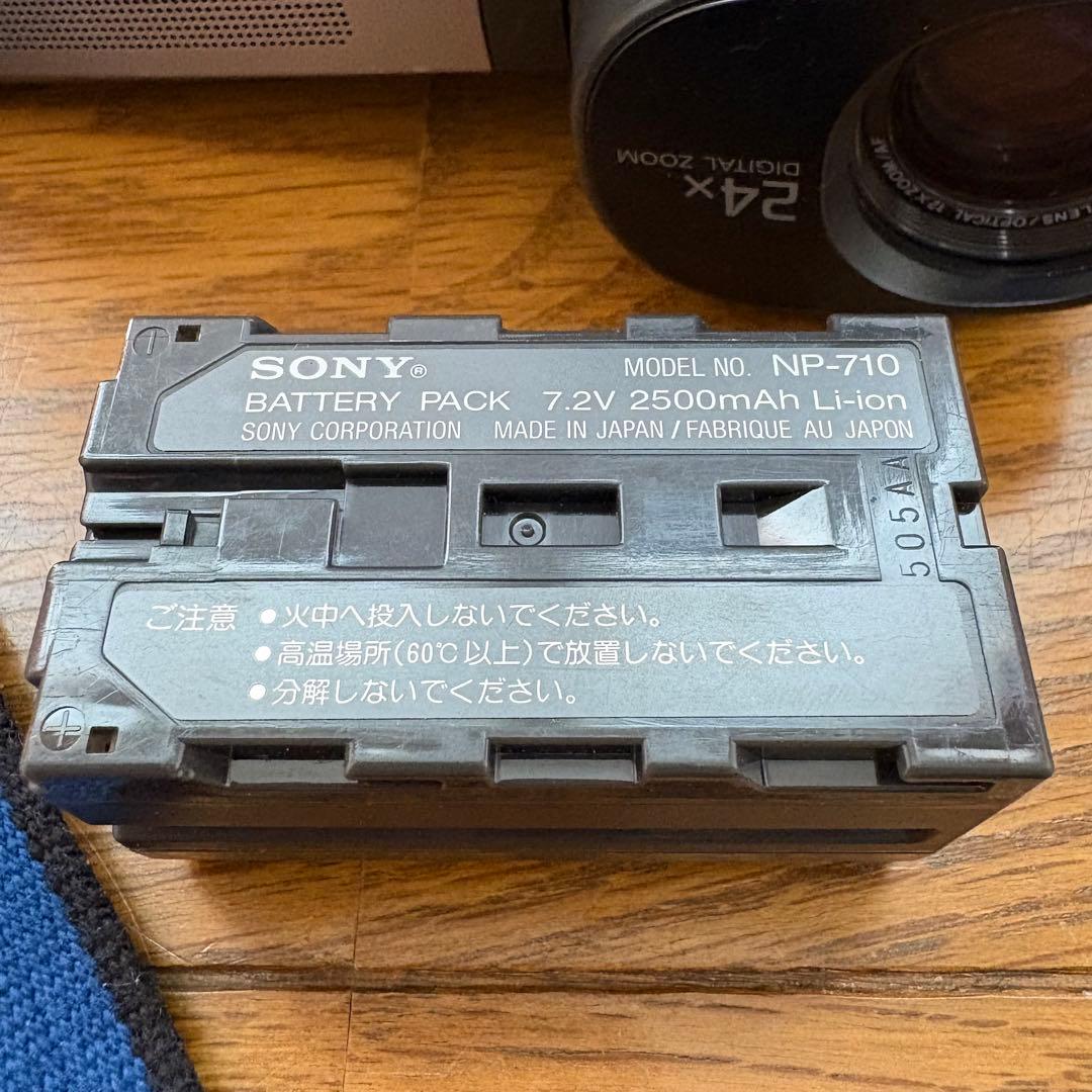 SONY ソニー 8mm テープ ビデオカメラ CCD-RV100 ハンディカム