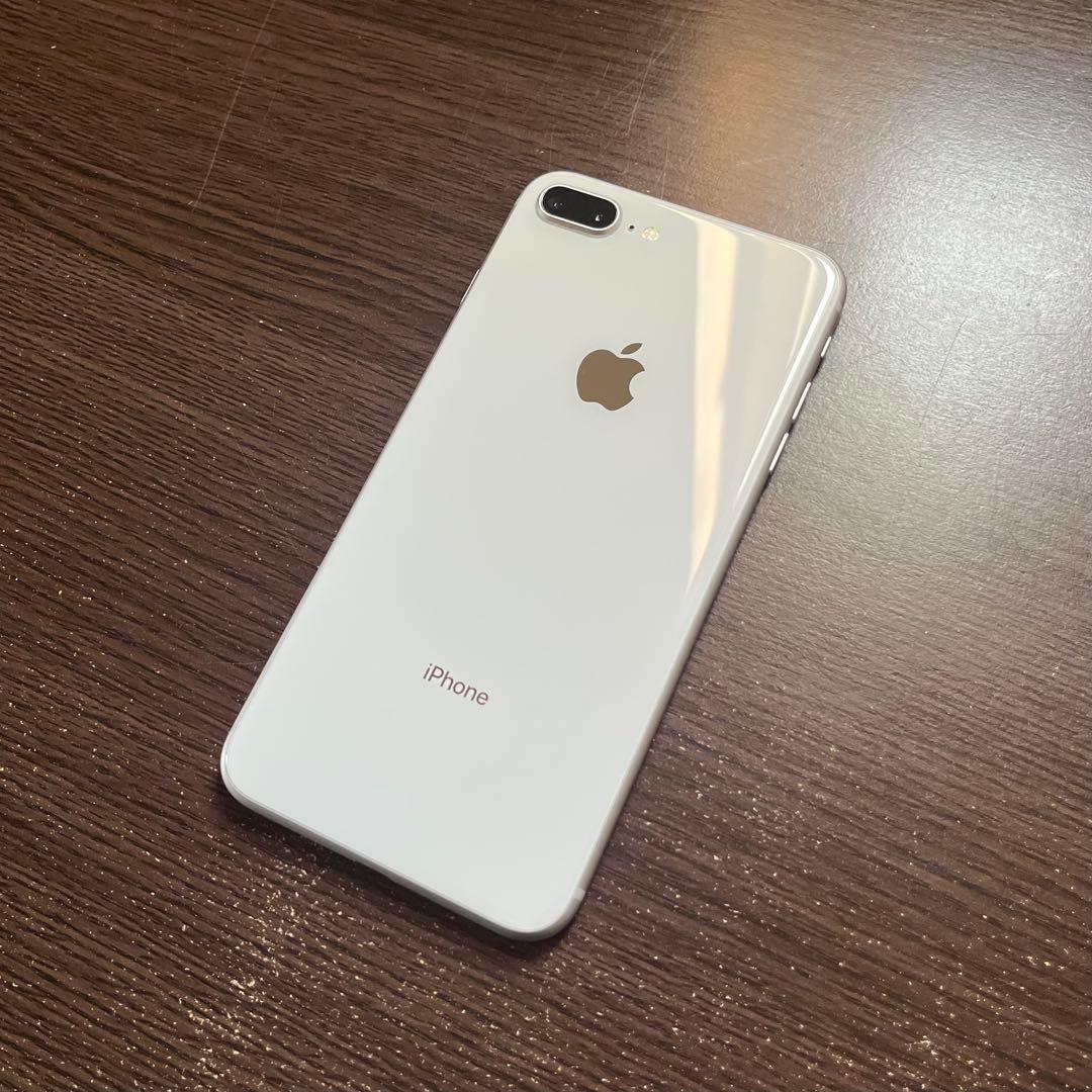 iPhone 8 Plus 64GBシルバー本体　SIMロック解除済み
