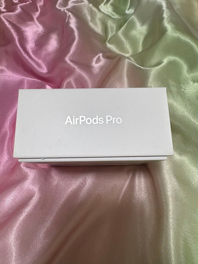AirPods Pro第2世代　ケース付き・イヤーピースカバー付き　ホワイト