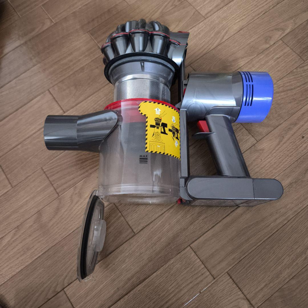 【ジャンク品】Dyson V7 スティッククリーナー 本体 充電器付き