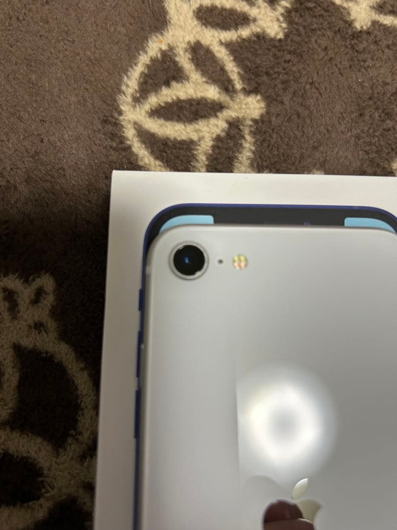 Apple iPhone SE (第2世代) ホワイト