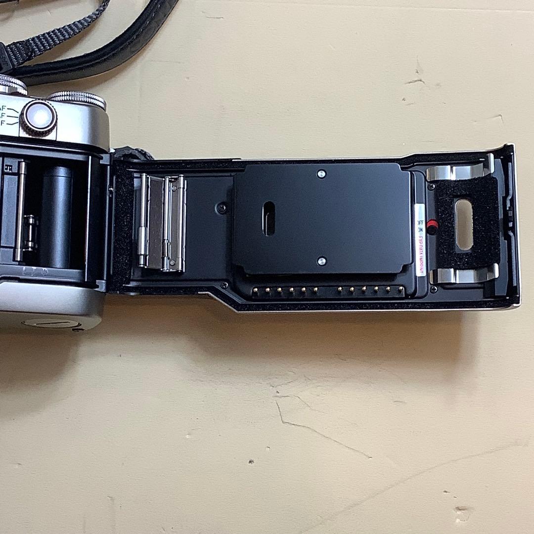 CONTAX G2-D 〈データバックGD-2装備〉レンズ3本 未使用に近い。
