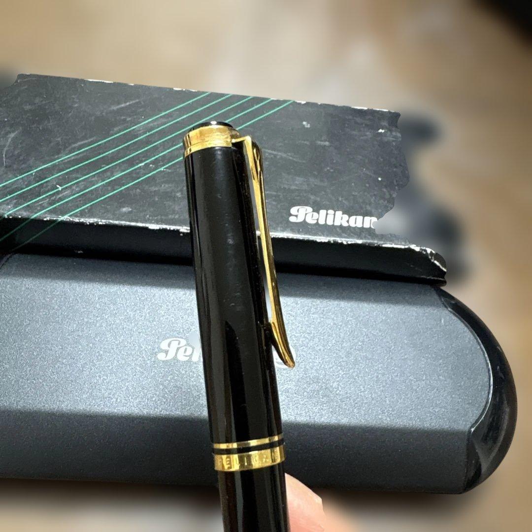Pelikan ボールペン 黒 ゴールドアクセント