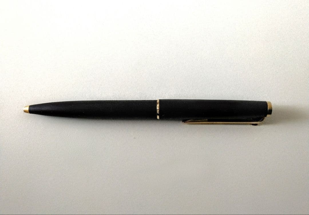 MONTBLANCボールペンハンマートリガー式黒リフィル交換済み