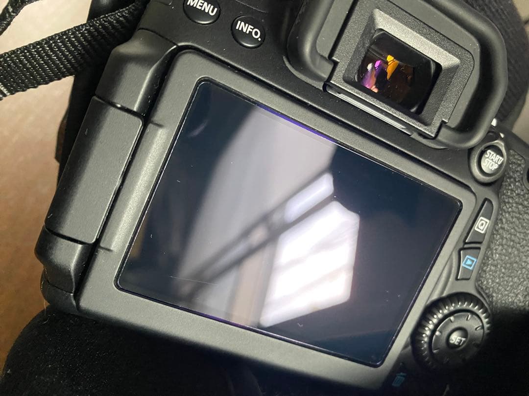 Canon デジタル一眼レフカメラ EOS 70D EF-S 18-55mm