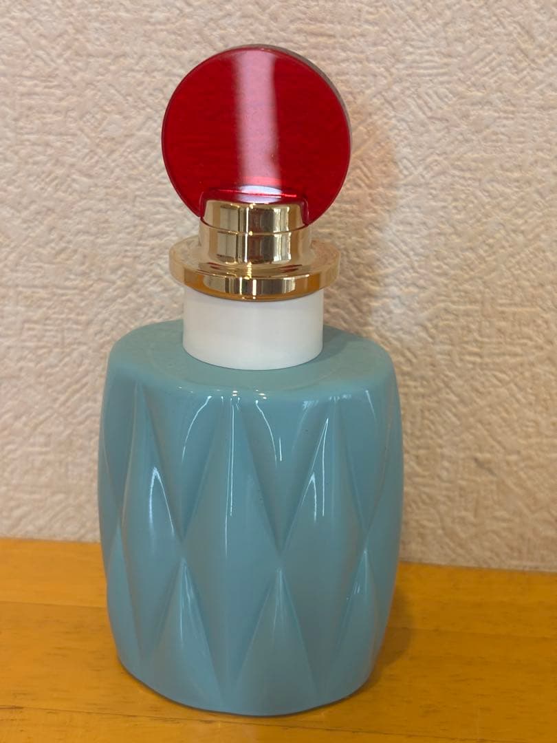 Miu Miu 青い香水 ボトル