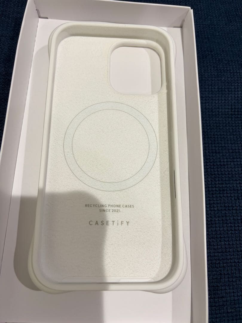 ケースティファイ　ウェーブシリコンケース -ホワイトiPhone17