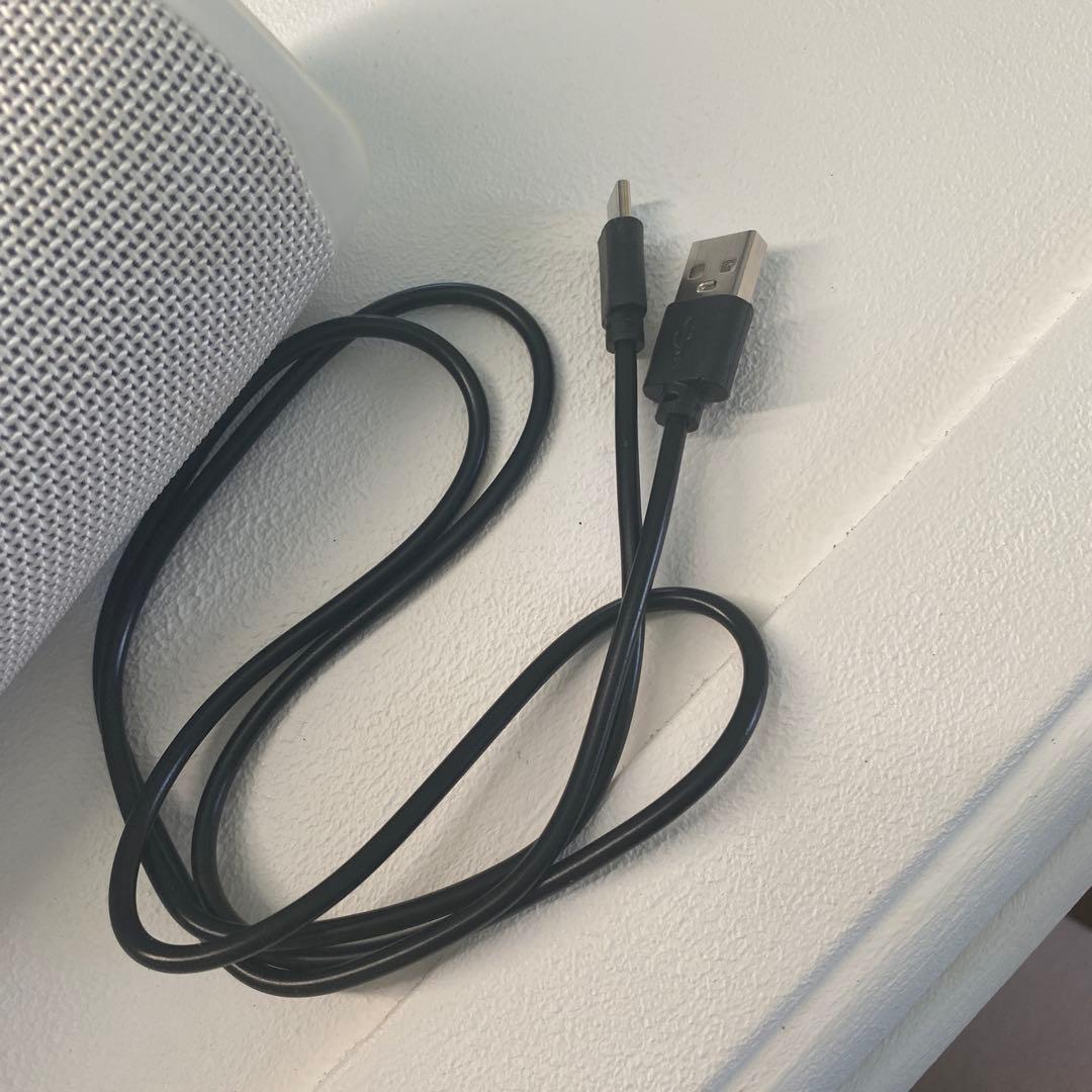 美品　JBL Flip 5 ワイヤレススピーカー ホワイト