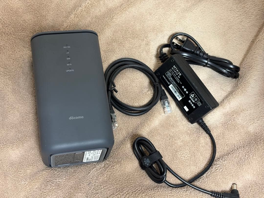 docomo 5G HR02本体 WiFiルーター
