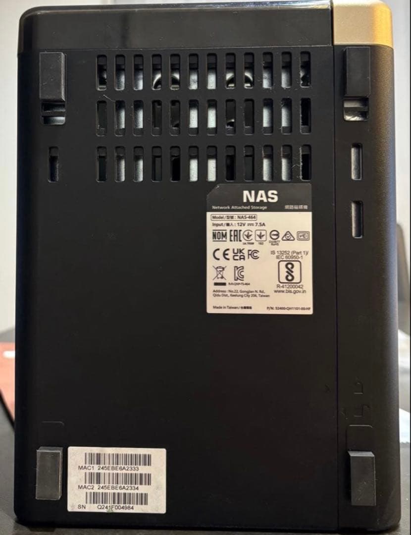 QNAP TS-464 メモリ12GB + Coral TPU×2搭載！