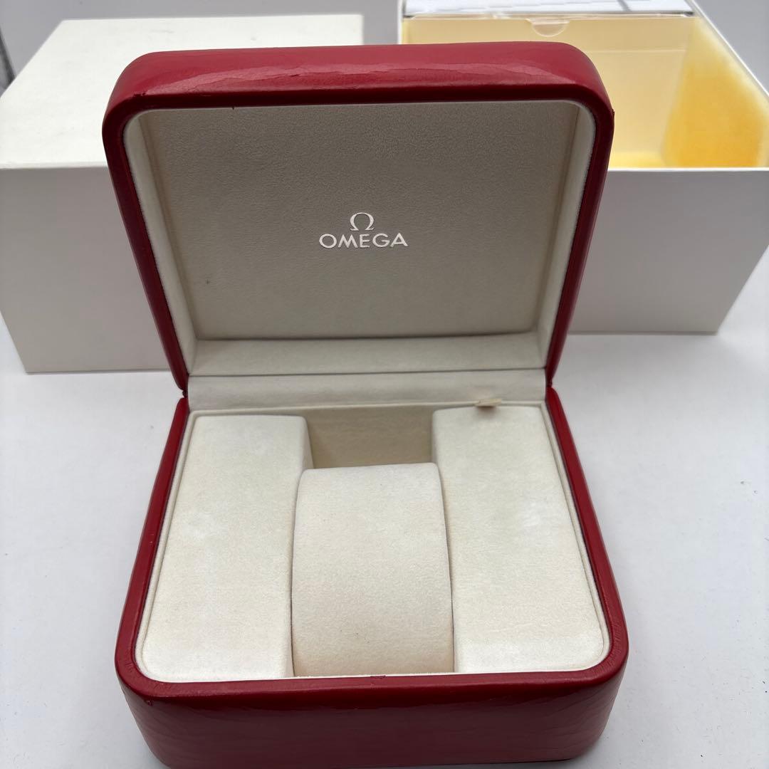 OMEGAのケース　空き箱　取扱説明書付き