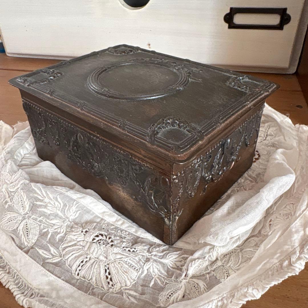 フランスアンティーク　小物入れ