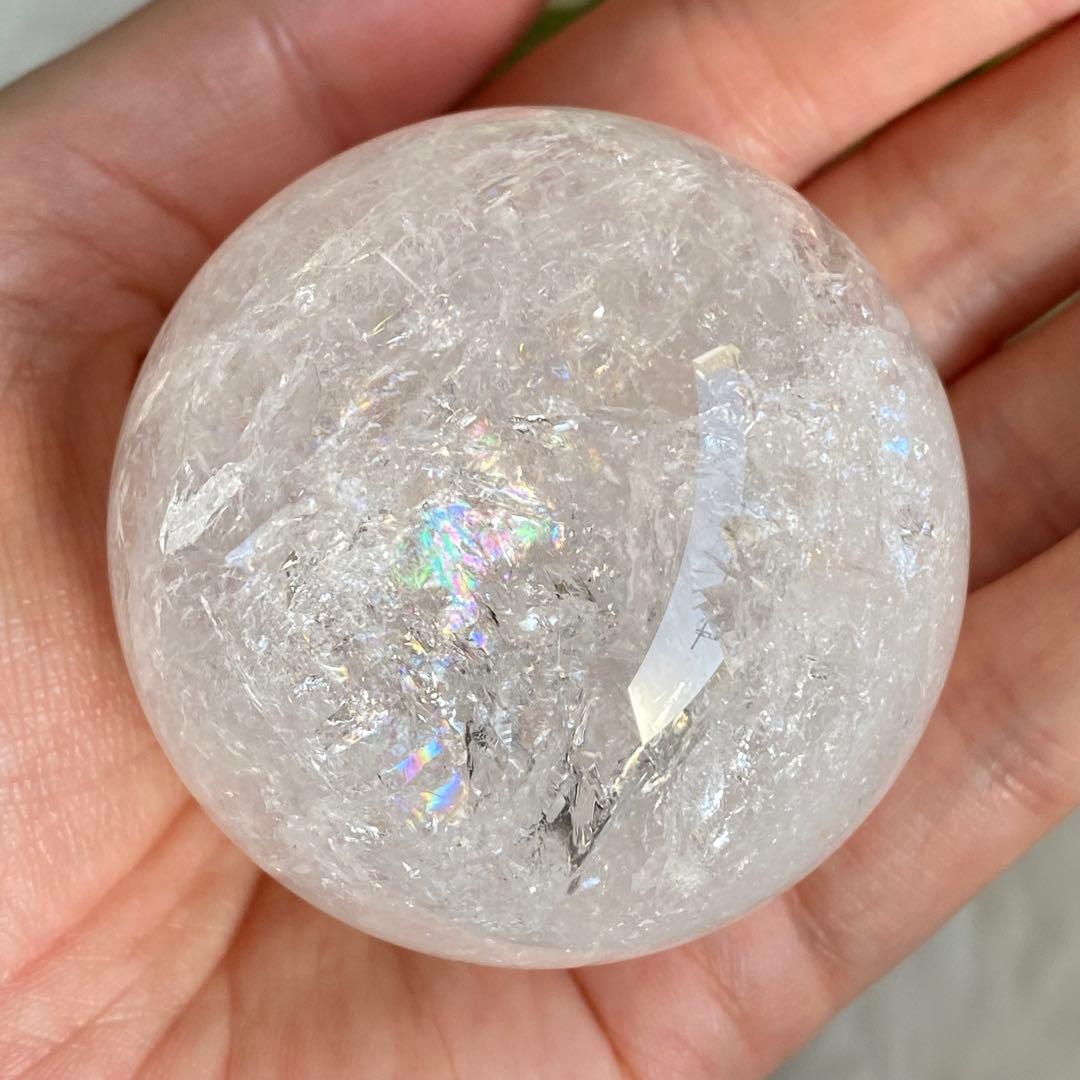【 天然石 シュワシュワ 虹入り 水晶 スフィア 約54ミリ ブラジル産 丸玉】