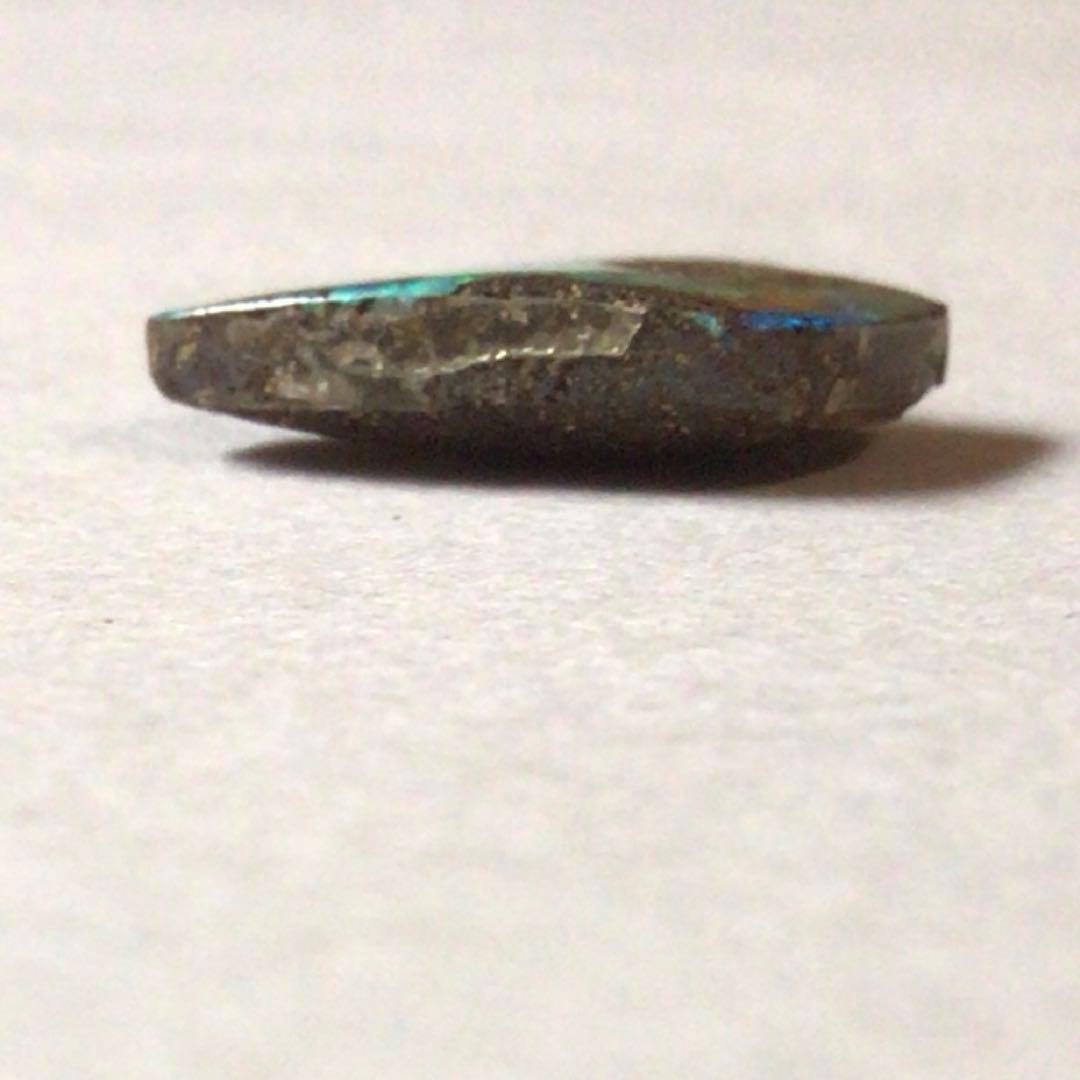 No4074 天然ボルダーオパール　8.72ct 重量1.74g 裸石　送料無料