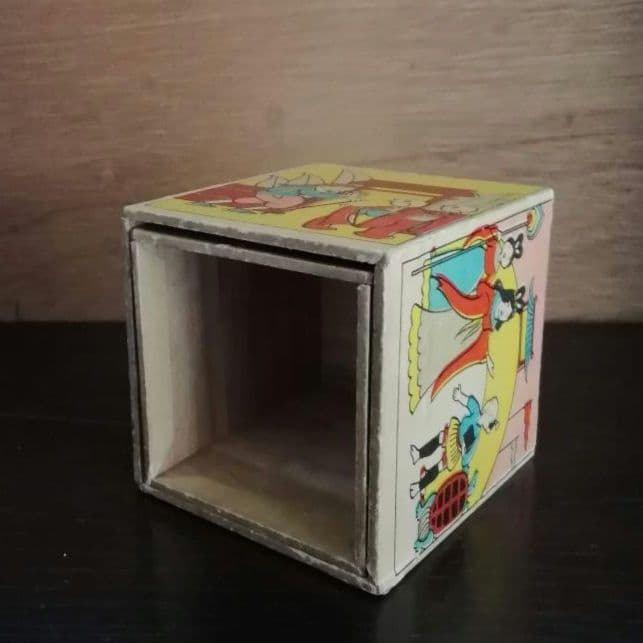 昭和レトロ　オブジェ④　入れ子積み木　スタッキングブロック　小物入れ　桐細工
