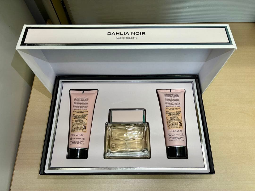 新品未使用　Givenchy Dahlia Noir ギフトセット