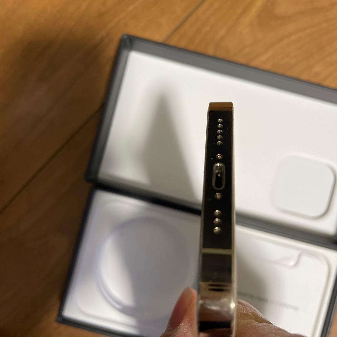 iPhone 13pro 128gb simフリー。バッテリー93%