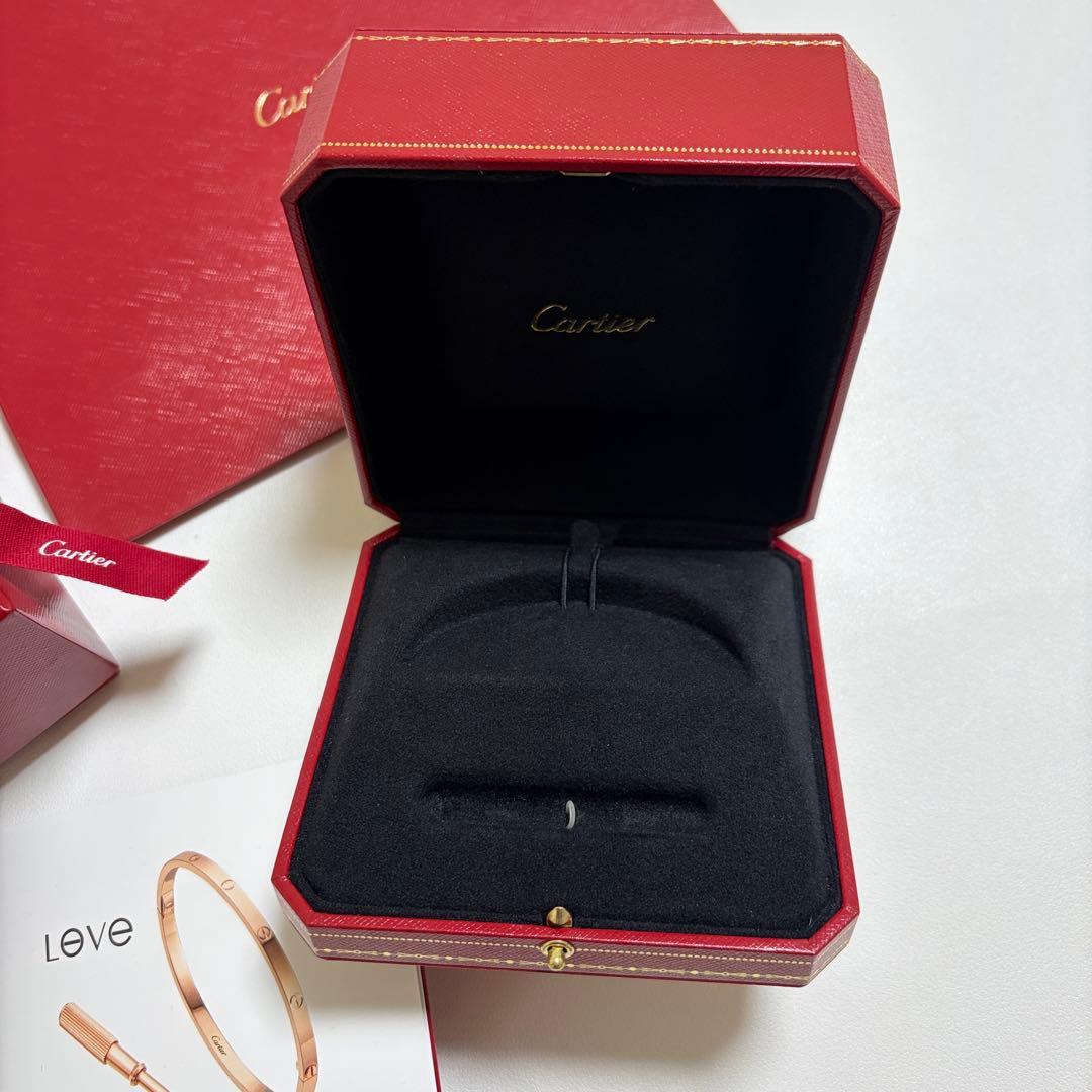 美品　カルティエ　ラブブレス　ブレスレットケース　空箱　現行品　リボン付き