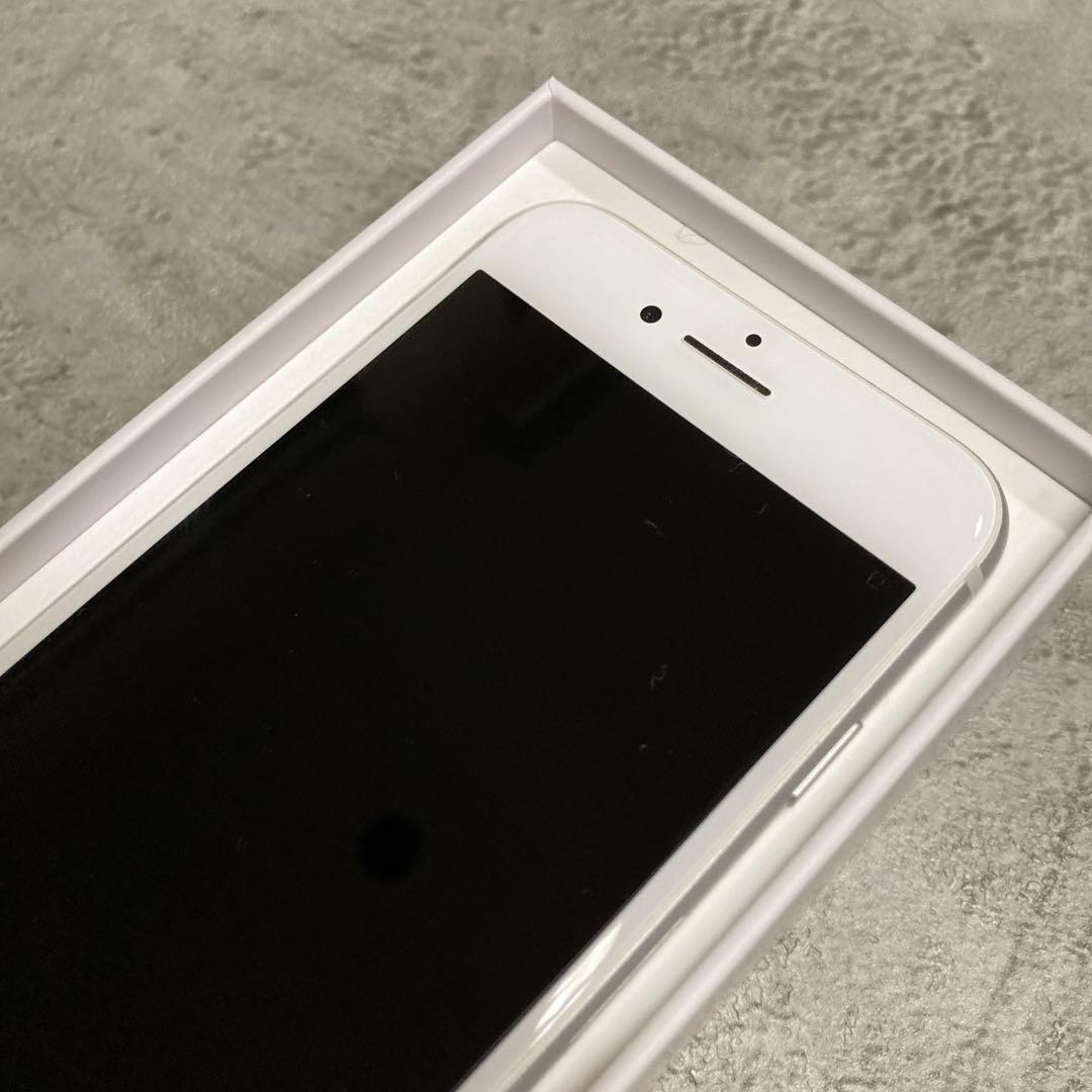 美品　iPhone8 64GB ホワイト　最大容量85% SIMフリー