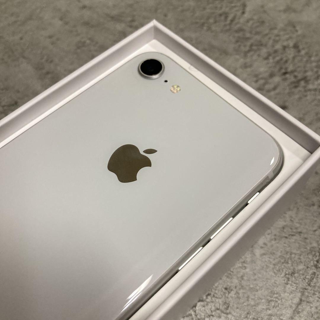 美品　iPhone8 64GB ホワイト　最大容量85% SIMフリー