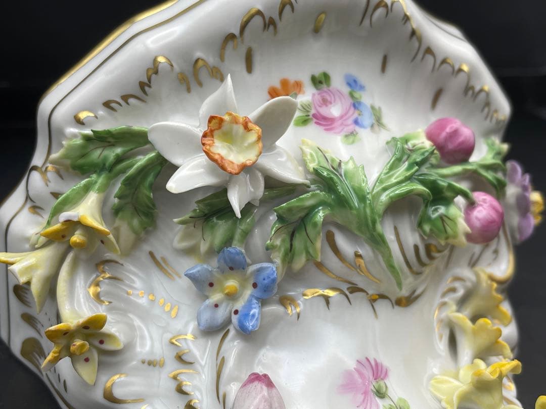 ドレスデン コンソール 繊細精緻な陶花装飾