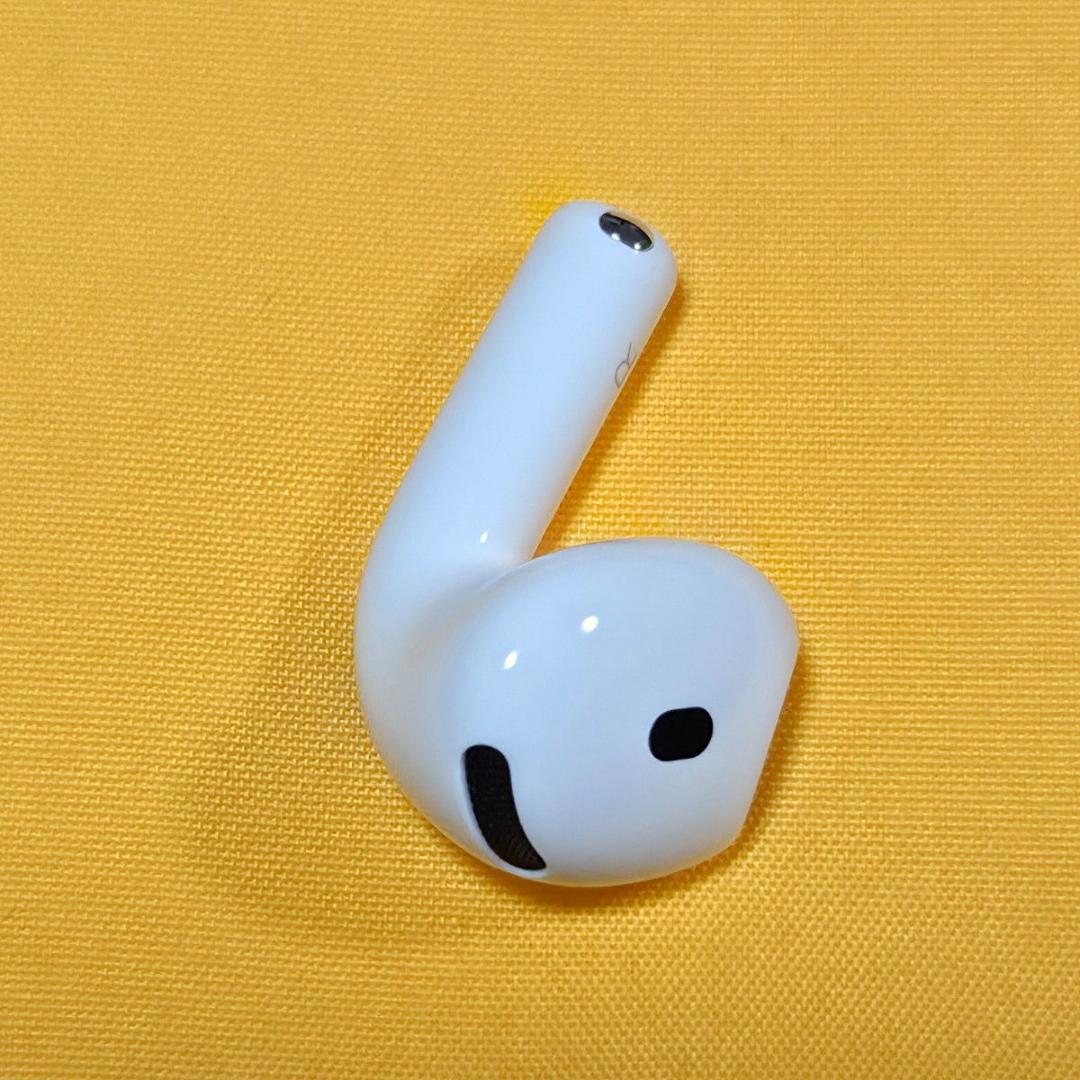 【美品】AirPods4 第四世代 右耳 ノイズキャンセリングなし A3050