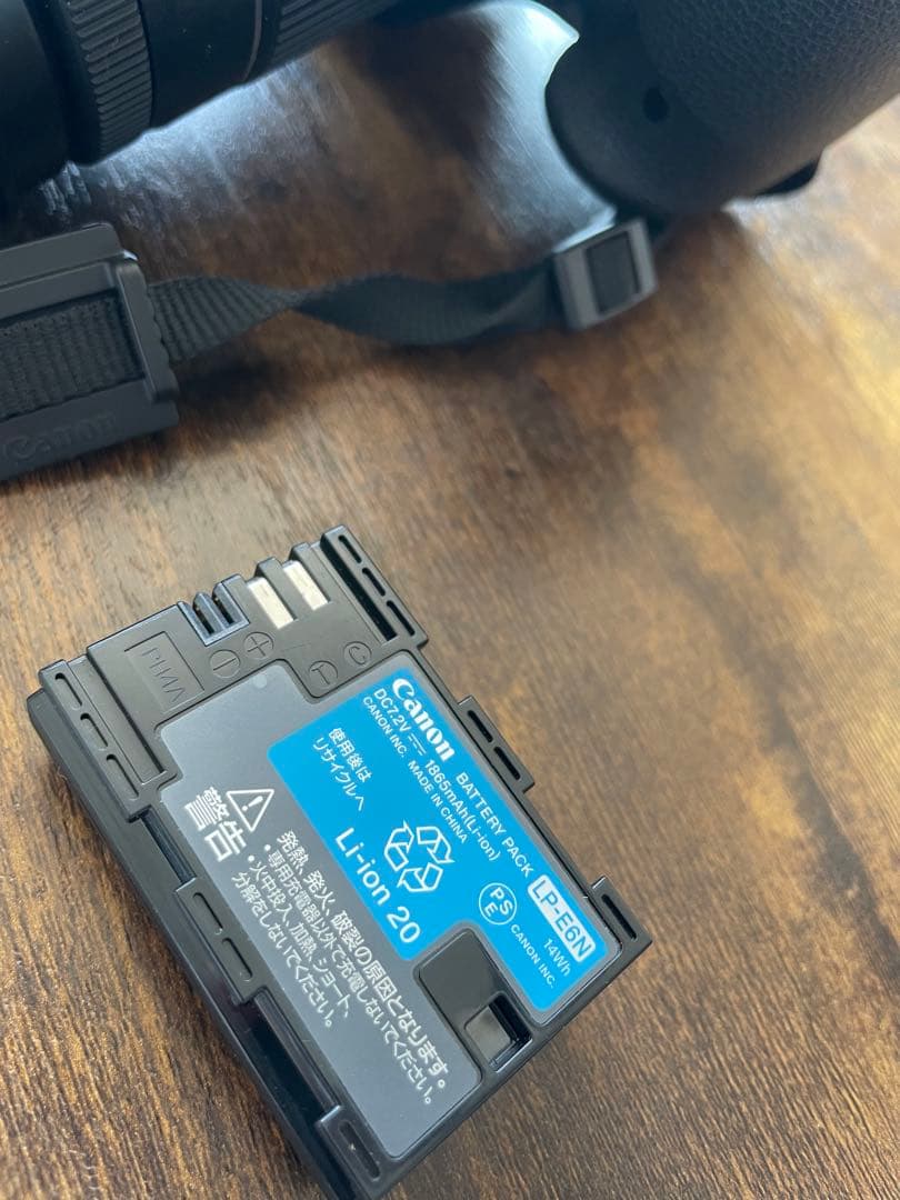 Canon EOS 7D Mark II デジタル一眼レフ