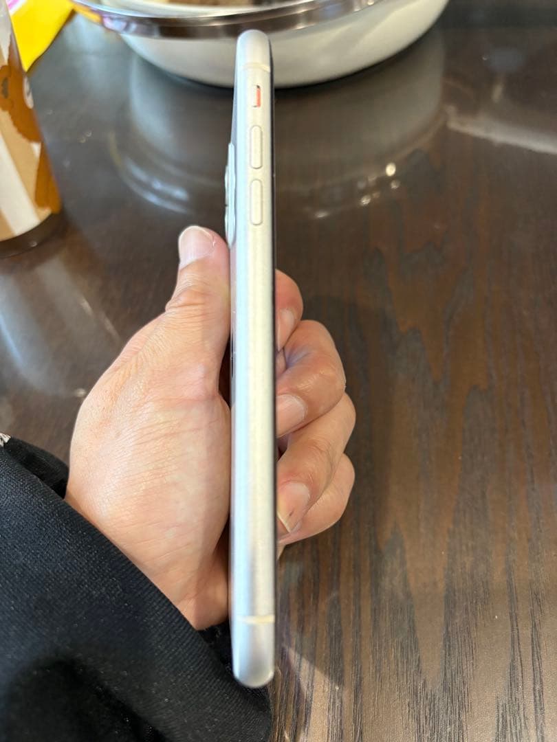 Apple iPhone11 64g ホワイト 本体simフリー
